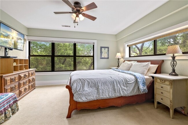 Building Photo - 402 W Ila St