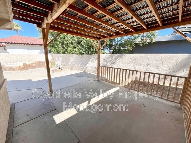Building Photo - 77030 Florida Ave
