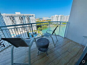 Building Photo - 18071 Biscayne Blvd