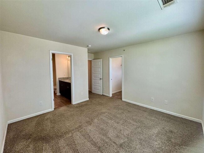 Building Photo - 629 Carlton Pointe Dr