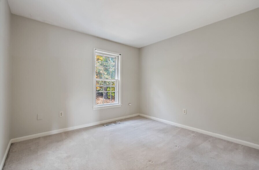 Building Photo - 7385 Hidden Knolls Ct