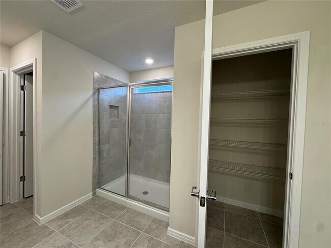 Building Photo - 2102 Charming Ave