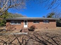 Building Photo - 1929 Crestview Dr