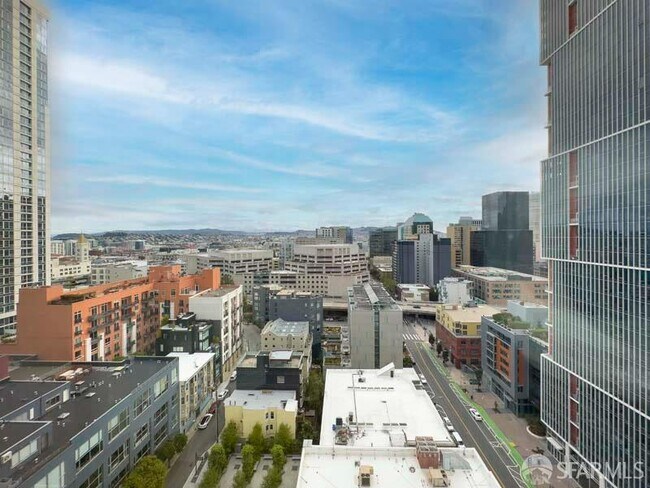 Building Photo - 333 1st St