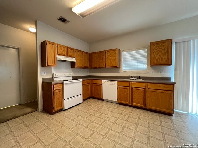 Building Photo - 530 Coral Harbor