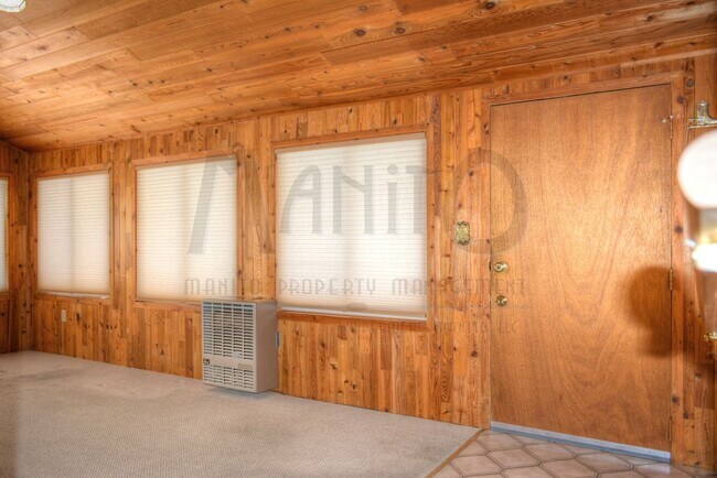 Building Photo - **COMING SOON** Spacious Hobby Home