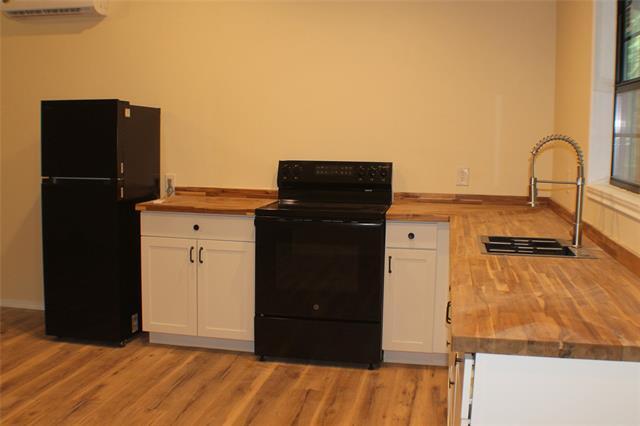 Building Photo - 148 E Golden Oaks Dr