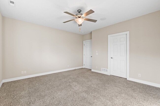 Building Photo - Stunning 4 bedroom Ranch in Elkhorn