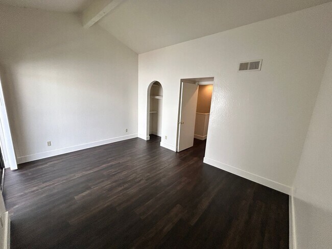 Building Photo - 1702 E Ocotillo Rd