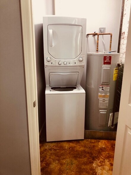 Building Photo - 505 S Main St