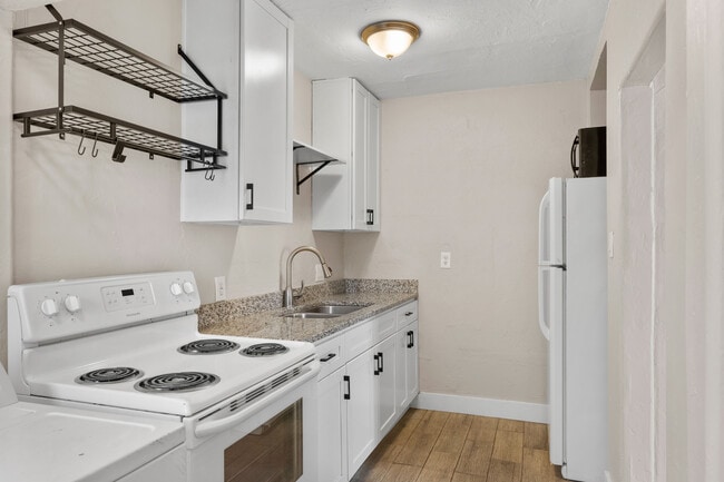 Building Photo - 13th & Taylor