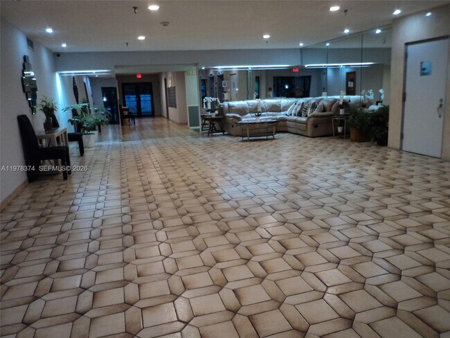 Building Photo - 1301 NE 7th St