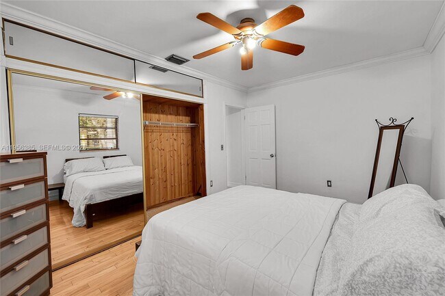 Building Photo - 3614 SW 58th Ave