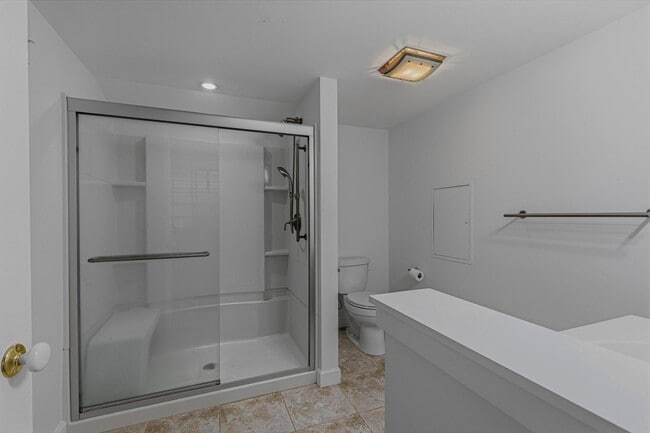 Building Photo - 1646 Stowe Rd