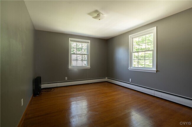 Building Photo - 916 Westwood Dr