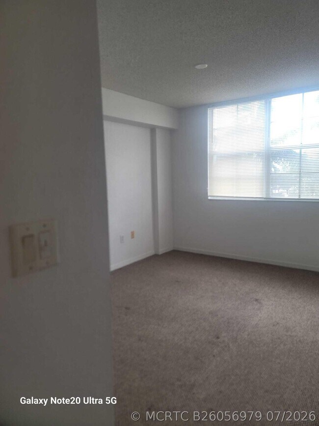 Building Photo - 1801 N Flagler Dr
