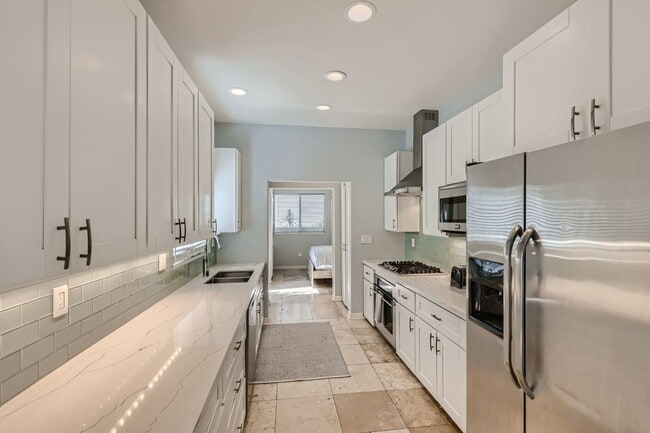 Building Photo - Walk to Morley Field - 3 Bed, 2 Bath + Bon...