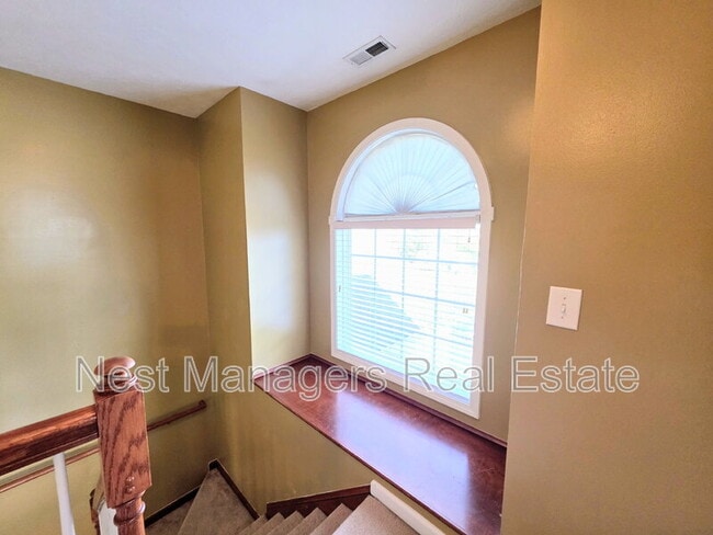 Building Photo - 1612 Middle Creek Cir