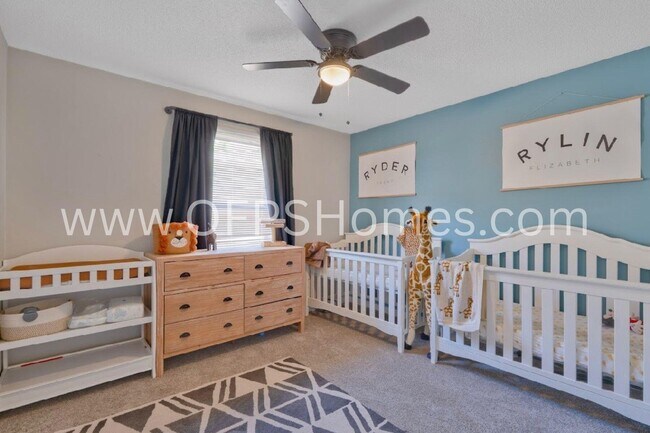 Building Photo - 405 Bobby Dr