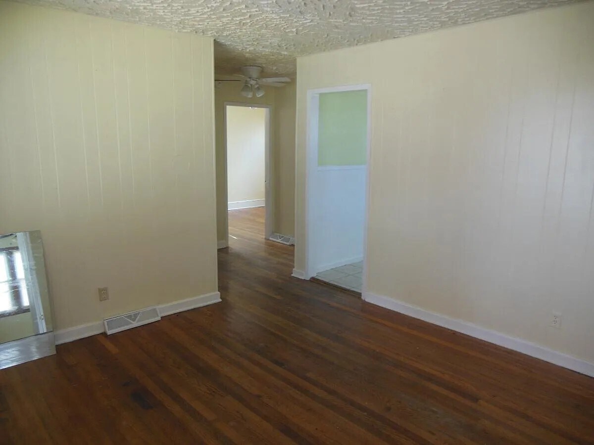 Building Photo - 3602 Rose Dr