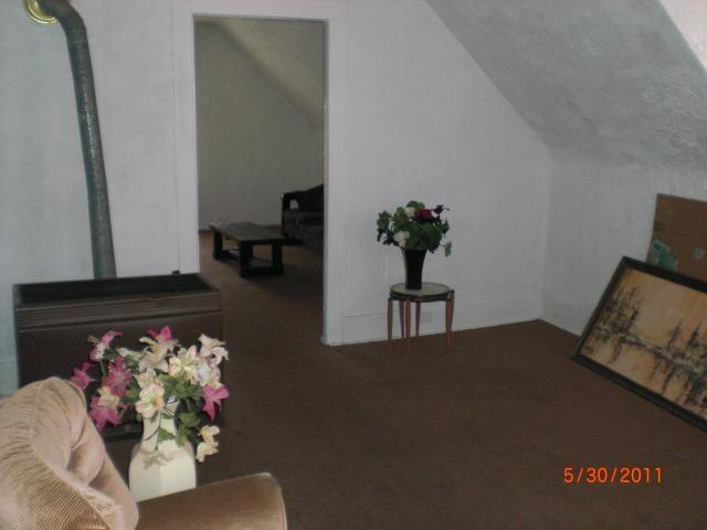 Building Photo - 562 Wilson St