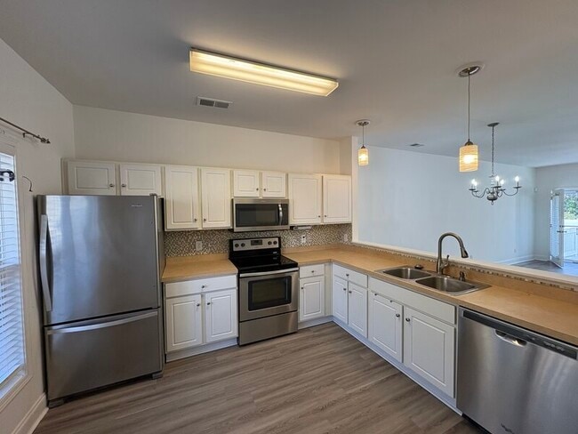 Building Photo - 1921 Wayne St