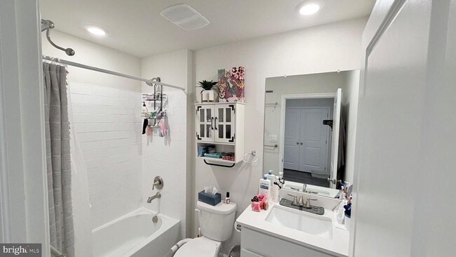 Building Photo - 20 Nelsons Wy