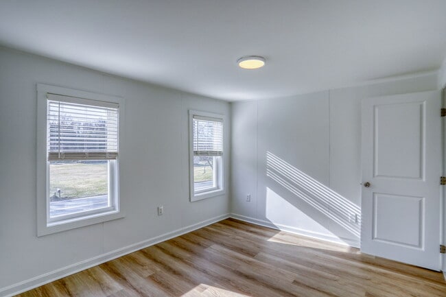 Building Photo - 35617 Airport Rd