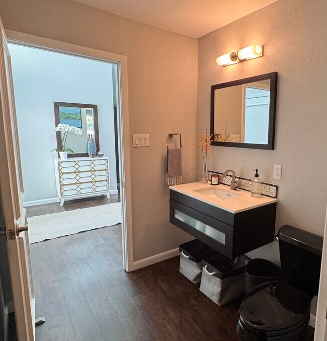 Building Photo - 4804 Greystone Dr