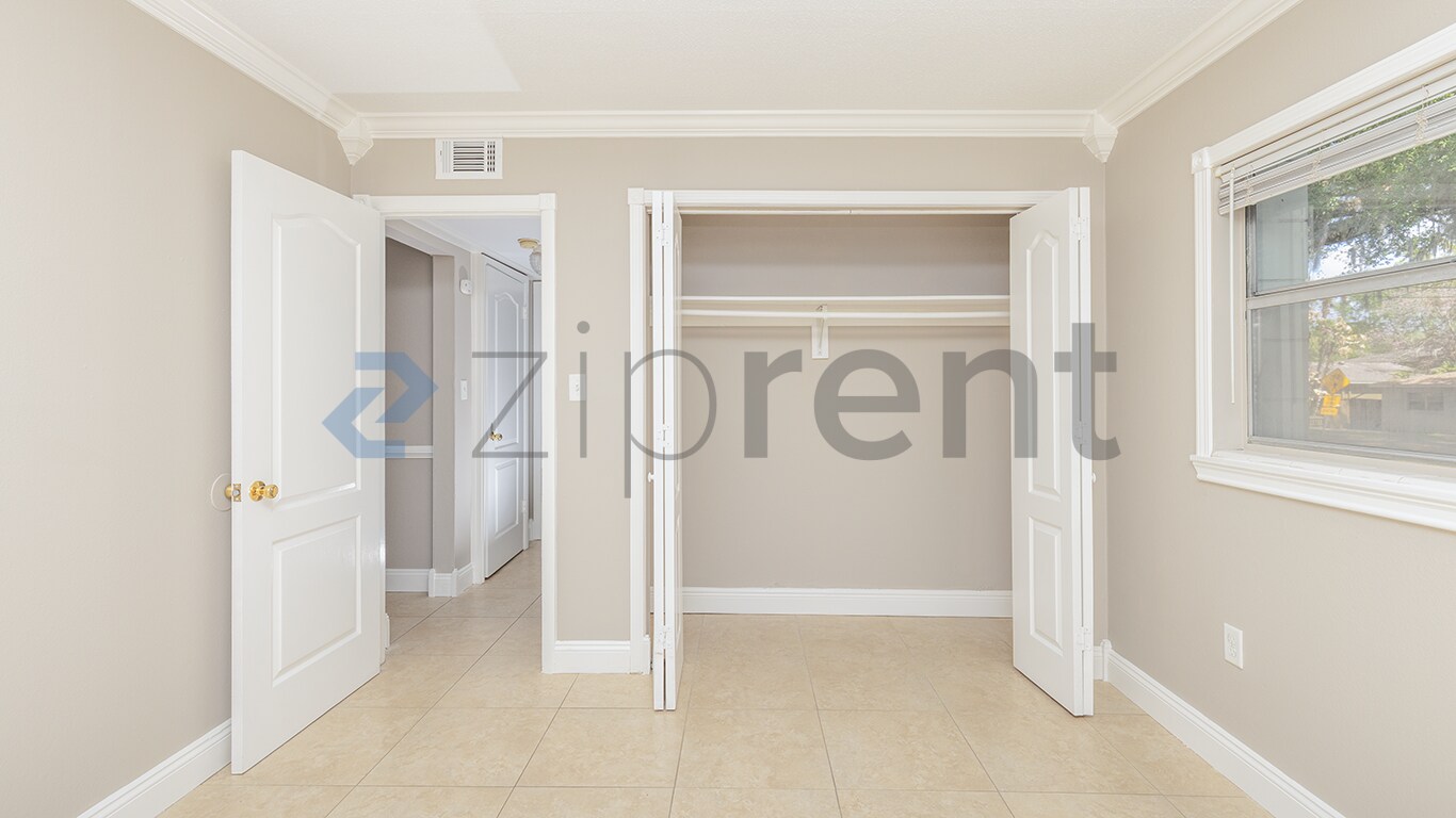 Building Photo - 1123 Elmwood St