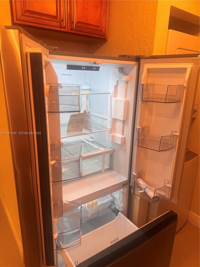 Building Photo - 2614 Riverside Dr