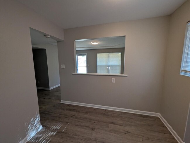 Building Photo - Fresh Updates and Flexible Space in Florissant