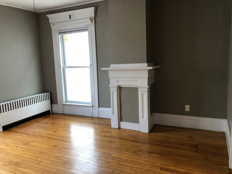 Building Photo - 282 Brackett Street