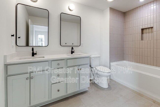 Building Photo - 537 Midnight Way