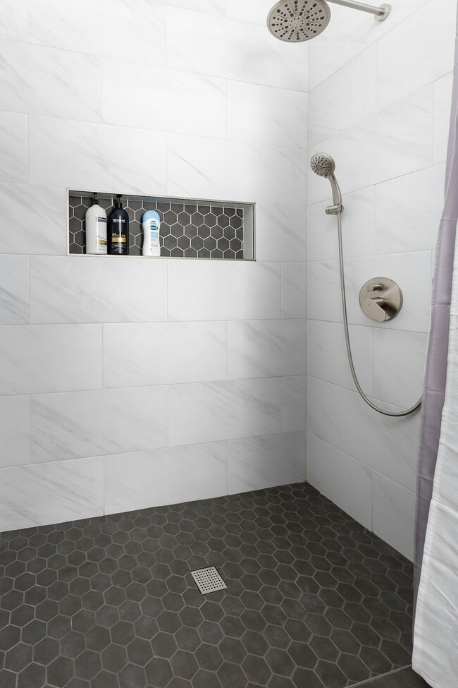 Building Photo - 2109 NW 36th St