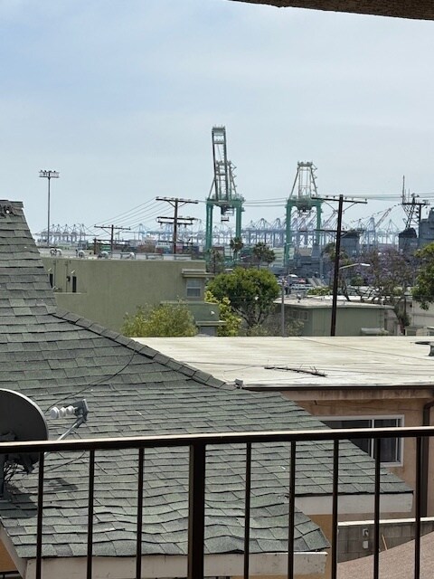 Building Photo - 240 W Santa Cruz St