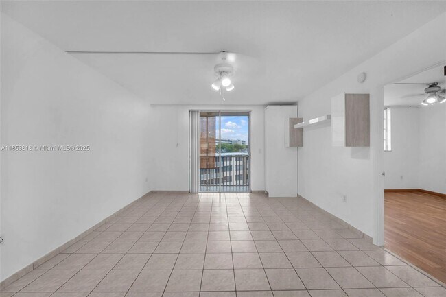 Building Photo - 1700 NE 191st St