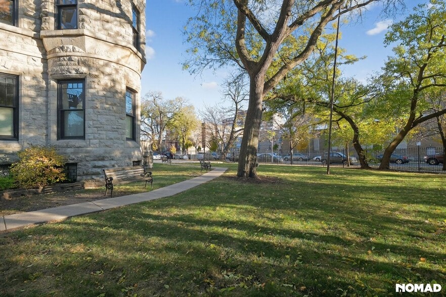 Building Photo - 4545 S Drexel Blvd