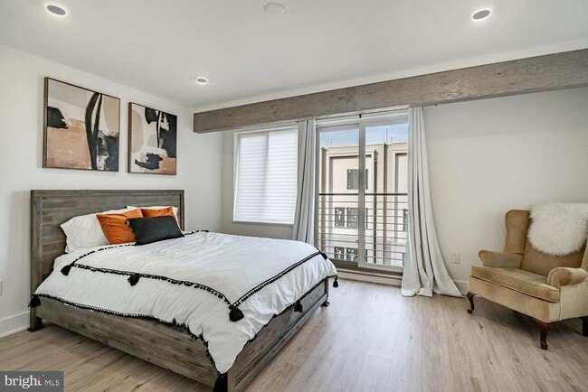 Building Photo - 2605 E Boston St