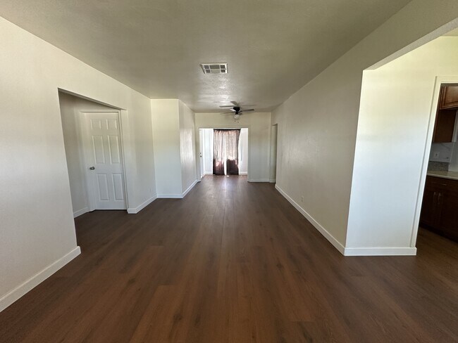 Building Photo - 12776 Ross Ave
