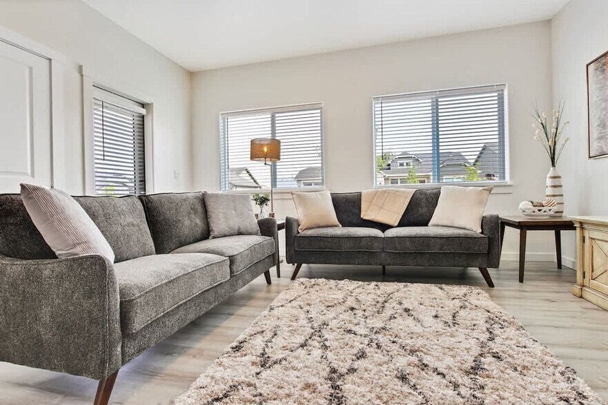 Building Photo - 5643 E Bollo St