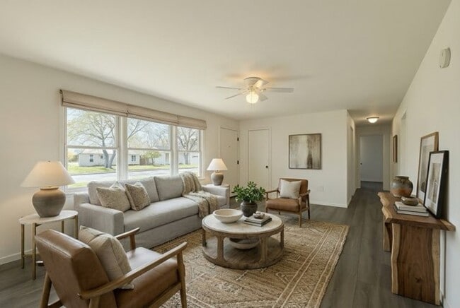 Building Photo - Property for rent in the quiet neighborhood of Highview Hills