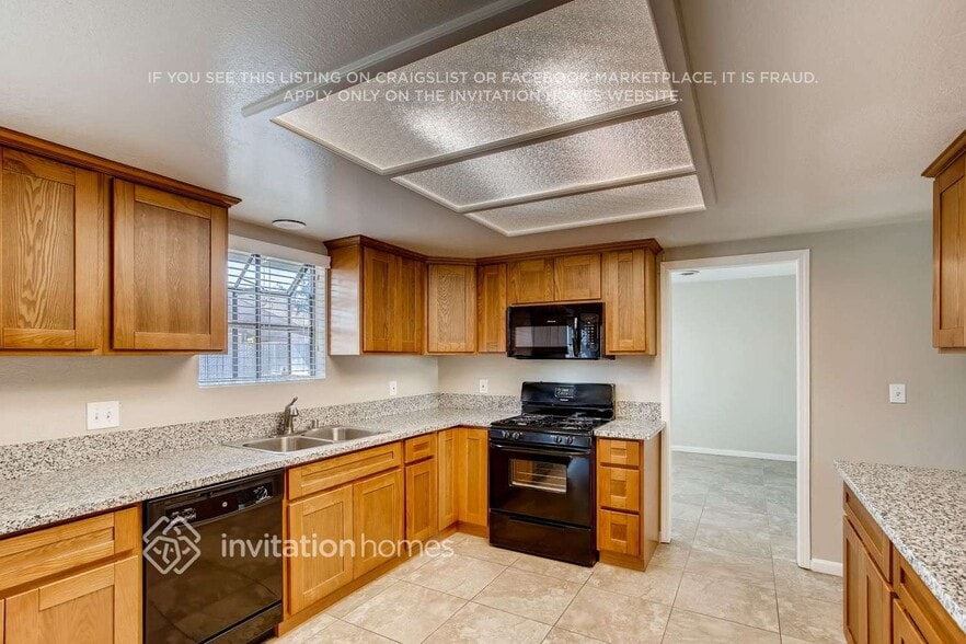 Building Photo - 908 Mesa Verde