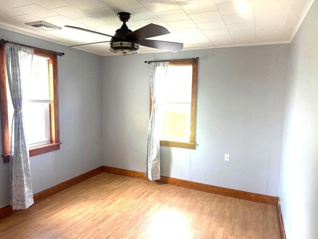 Building Photo - 10899 Fish and Game Rd