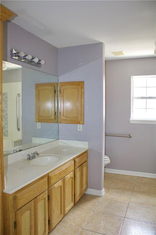 Building Photo - 12 West Dr