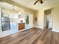 Building Photo - 1828 W Diamond St