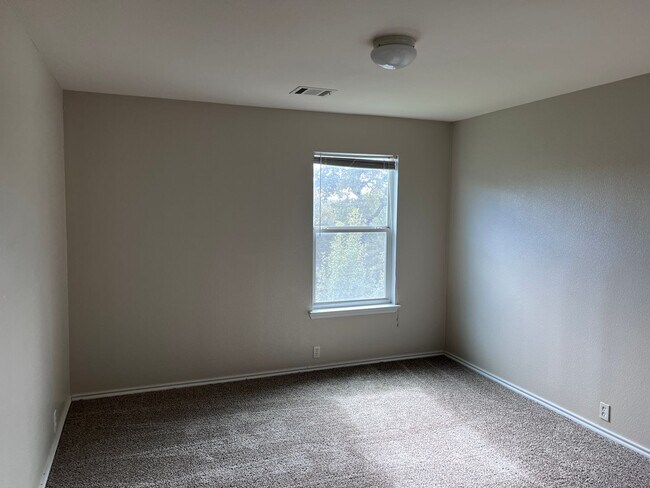 Building Photo - Woodview at Bulverde/Bulverde Creek