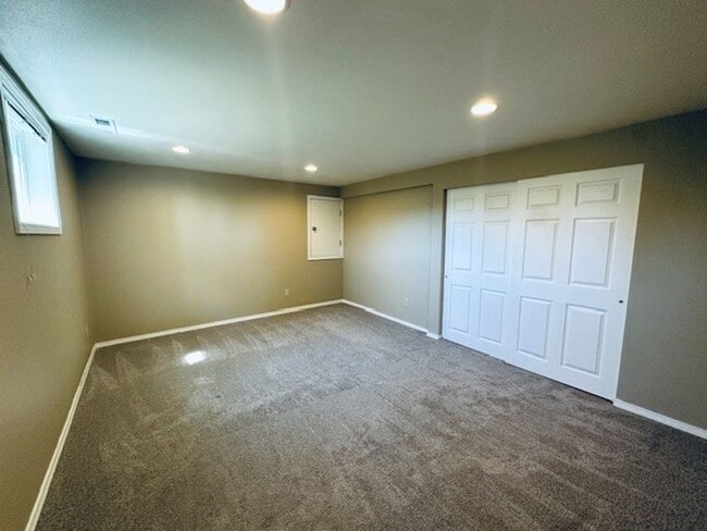 Building Photo - 2Bd/1Ba Seattle Home