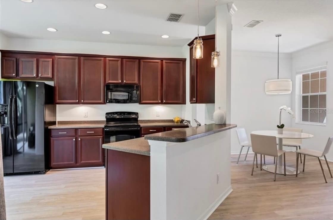 Kitchen - 8111 Villa Grande Ct