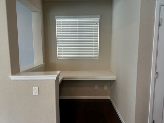 Building Photo - Woodbury Estates